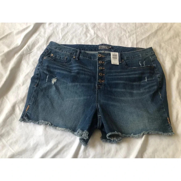 Torrid Women’s HIGH-RISE SHORTS plus size 22 NWT! - Picture 1 of 8